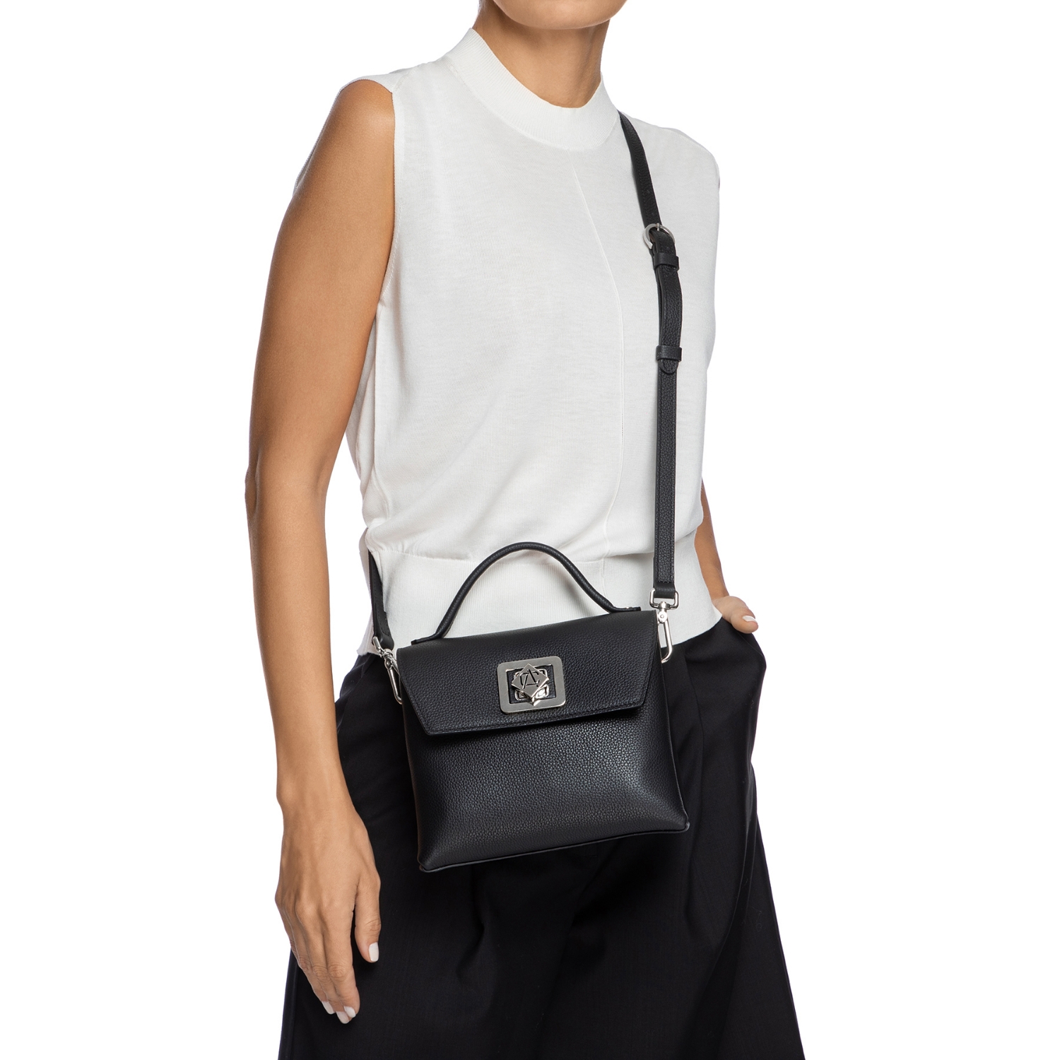 Снимка на Чанта дамска за ръка GENNA 02 BOTTALATO ЧЕРНО