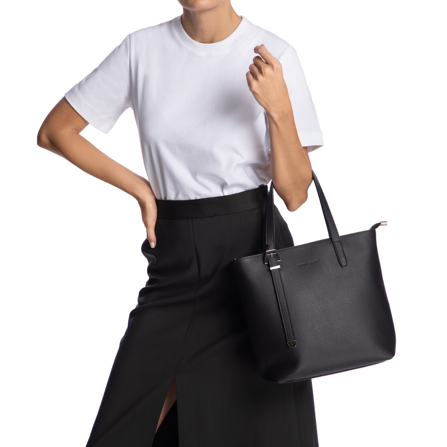 Picture of Women Leather Shoulder Bag MARIEL 01 BOTTALATO BLACK