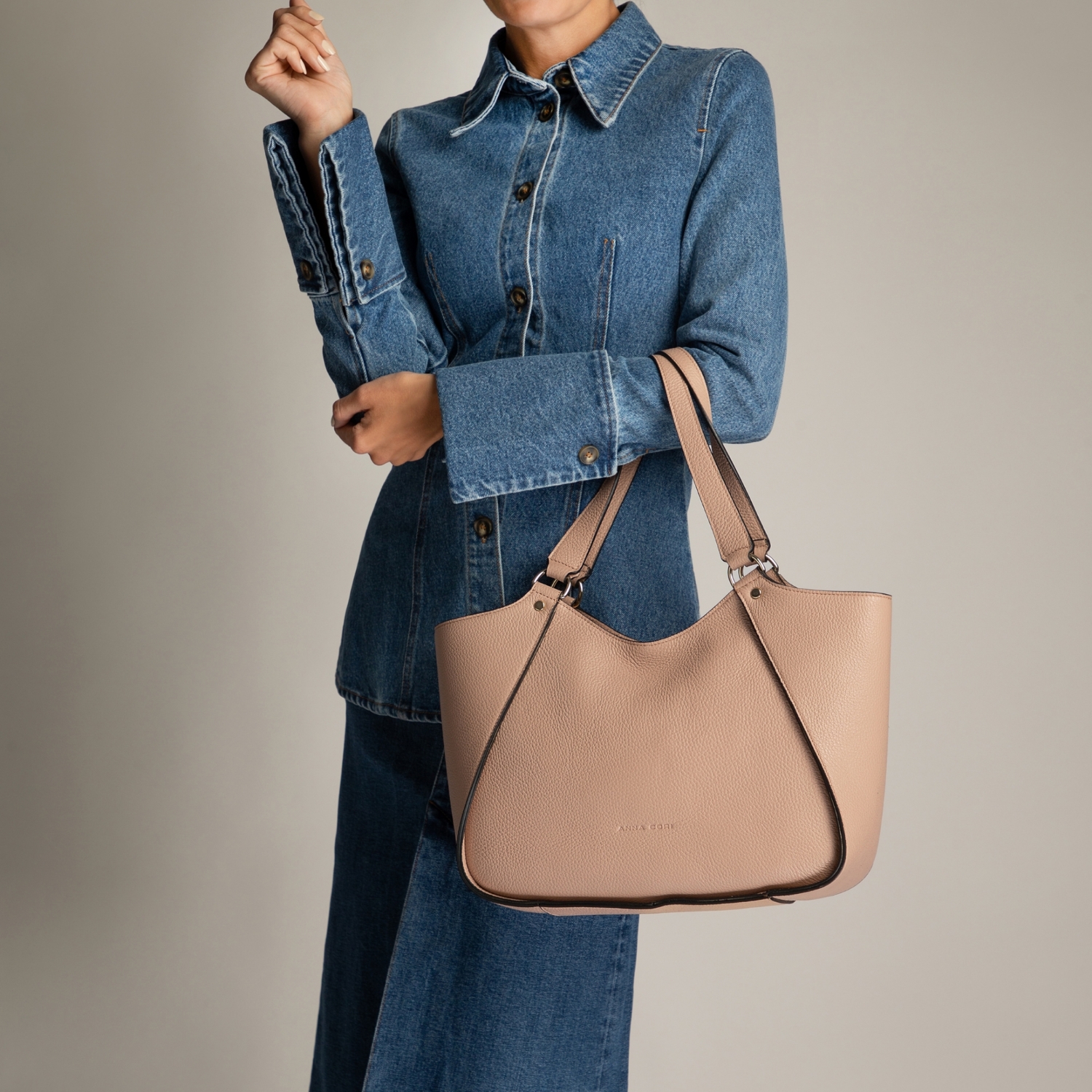 Снимка на Чанта дамска ръчна GELIA 03 BOTTALATO NUDE