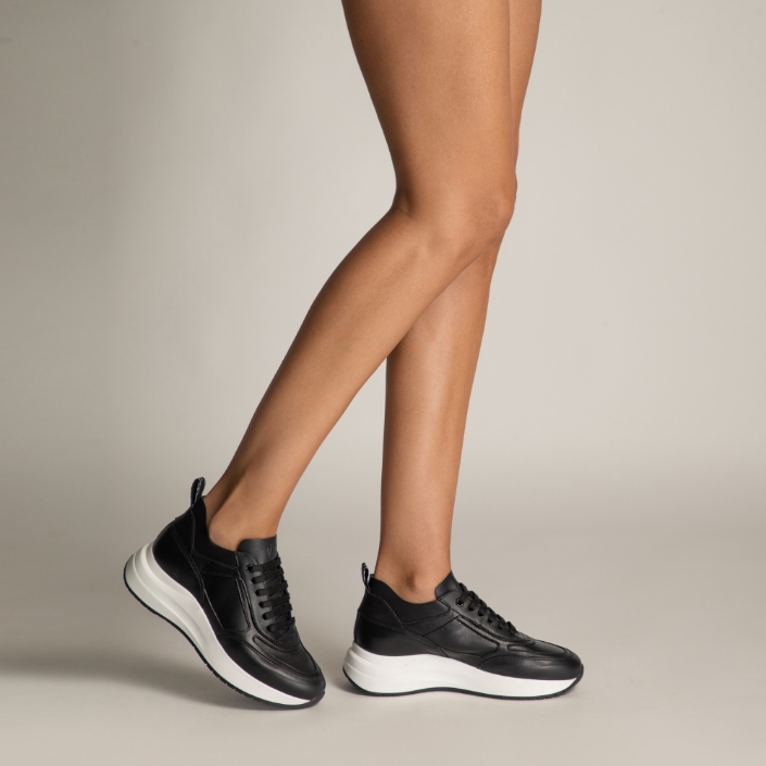 8072 Vitello Black