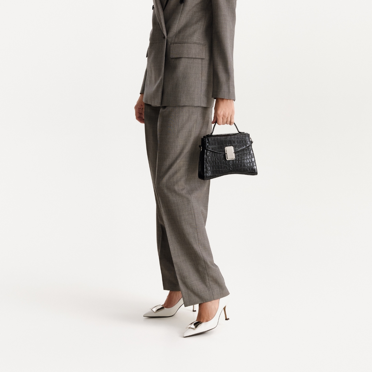 Picture of Mid-heel Leather Pumps 6149 Vitello Panna