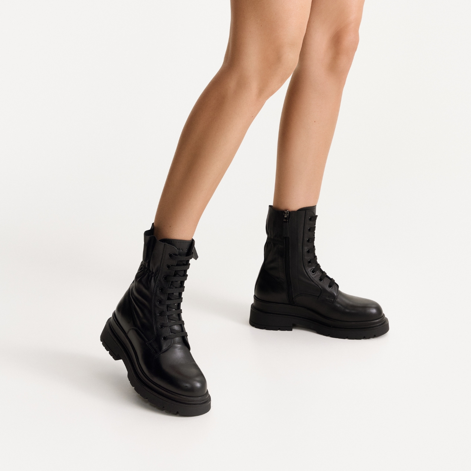 Picture of Women's genuine leather ankle-boots 8255 Vitello Black