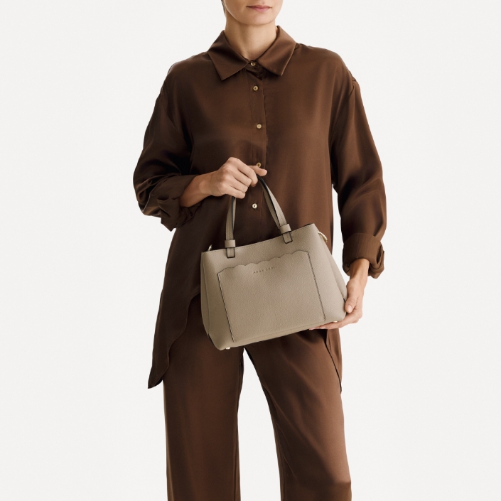 Дамска чанта CAYA 02 BOTTALATO TAUPE Дамска чанта CAYA 02 BOTTALATO TAUPE