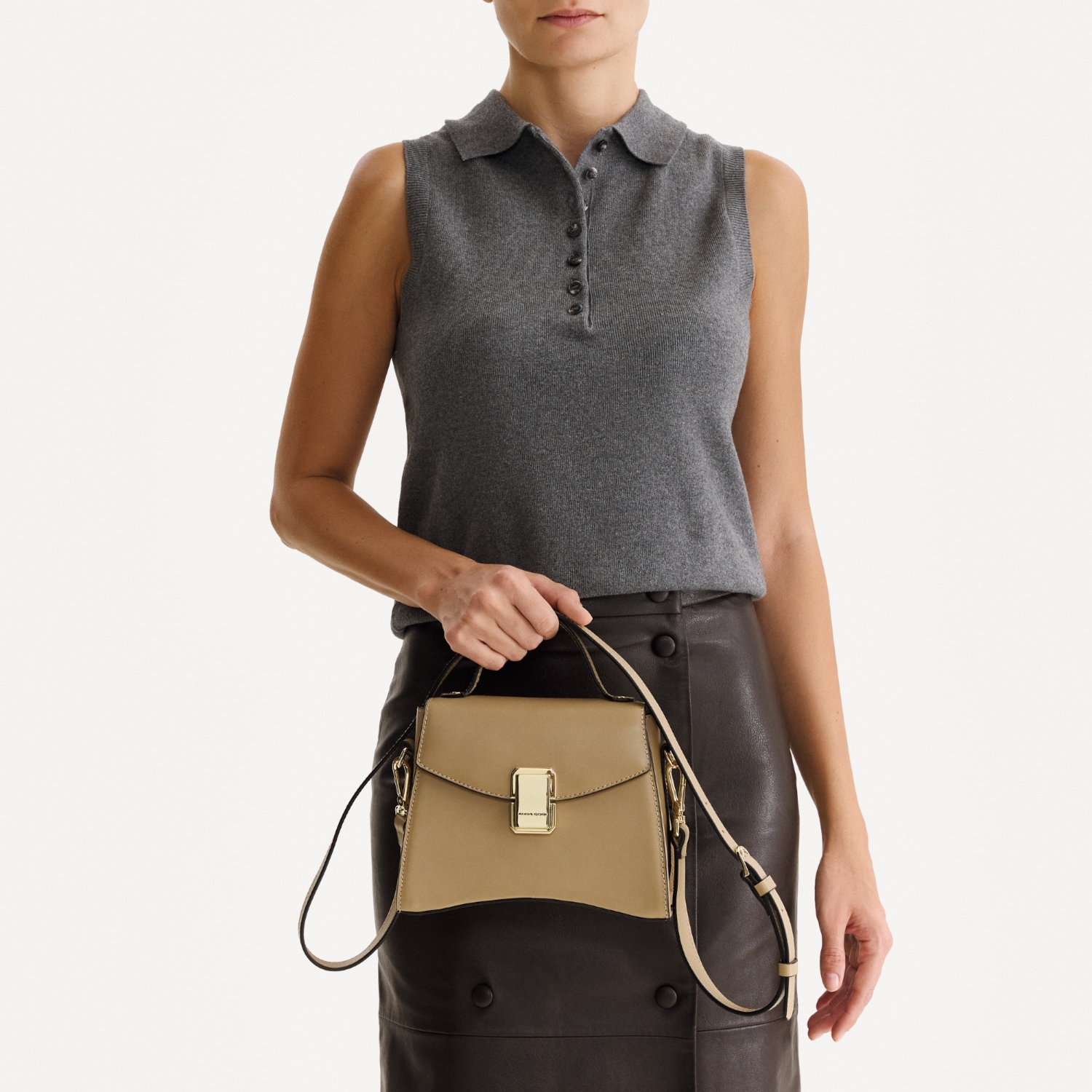 Снимка на Geanta dama de Mana CERISE 01 VITELLO TAUPE